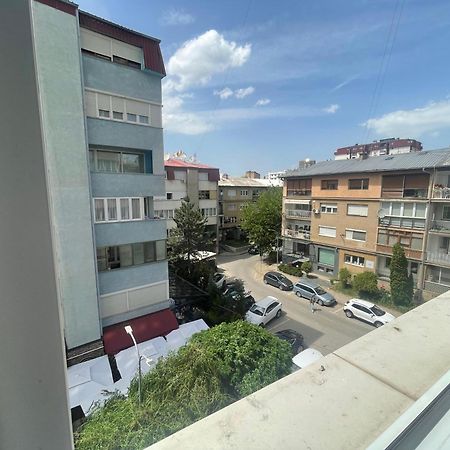 Shesh Hostel Priştine Dış mekan fotoğraf