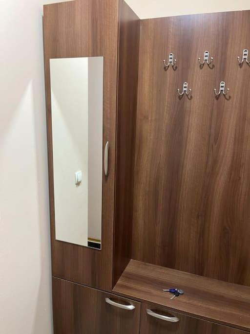 Shesh Hostel Priştine Dış mekan fotoğraf