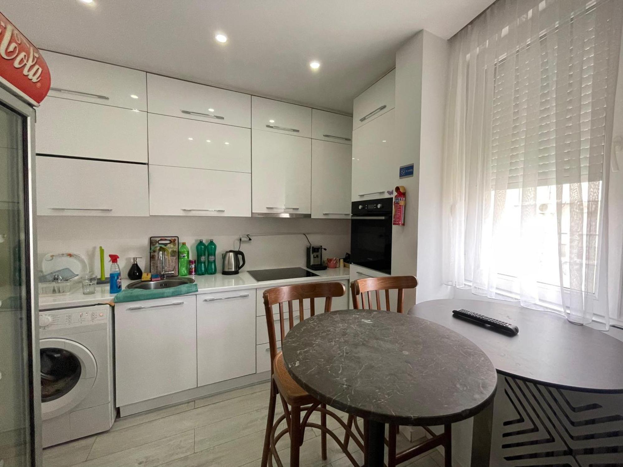 Shesh Hostel Priştine Dış mekan fotoğraf