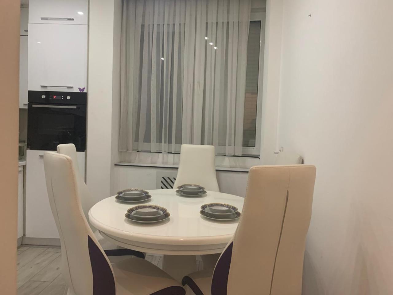 Shesh Hostel Priştine Dış mekan fotoğraf