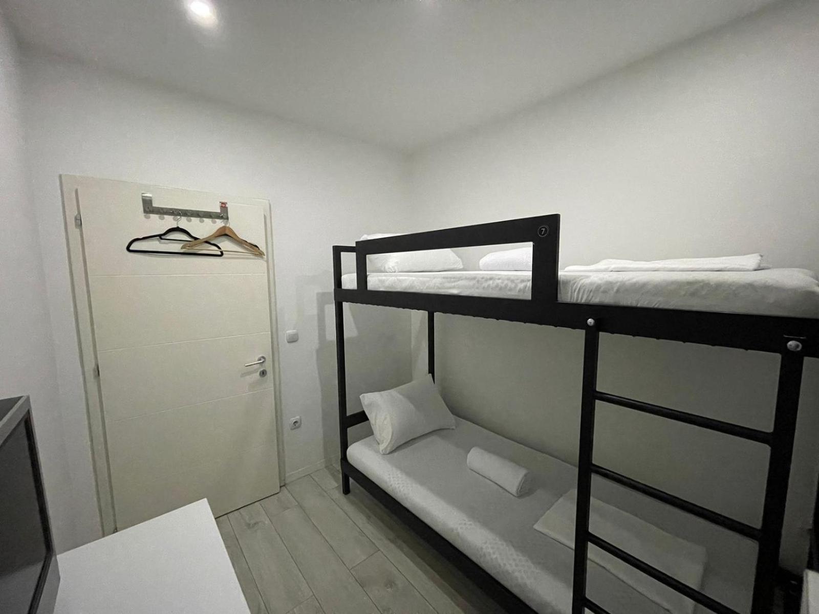 Shesh Hostel Priştine Dış mekan fotoğraf