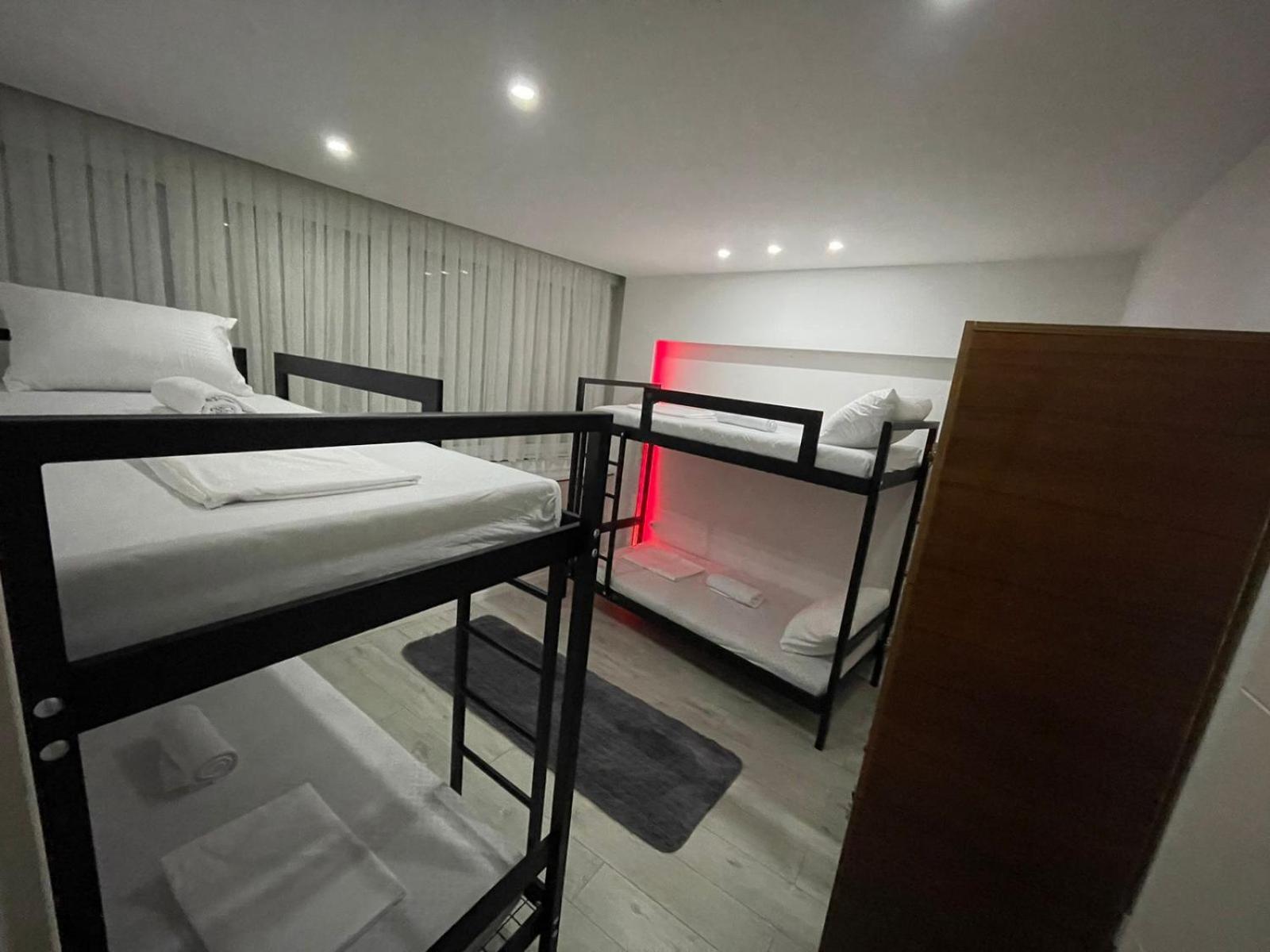 Shesh Hostel Priştine Dış mekan fotoğraf