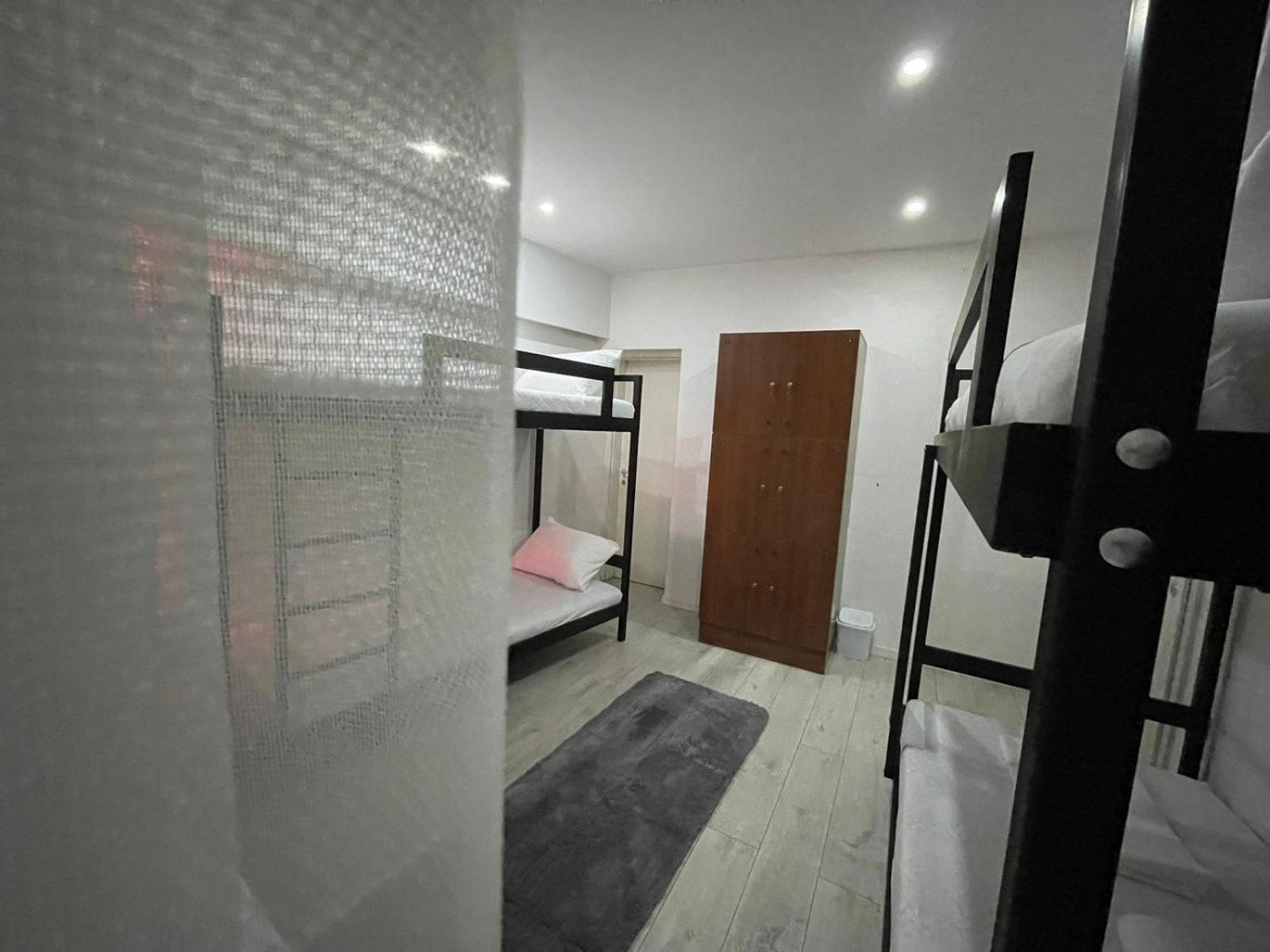Shesh Hostel Priştine Dış mekan fotoğraf
